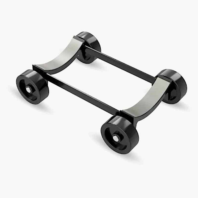 Le support à roulettes Bigboi pour Bigboi Blowr Mini est un support rectangulaire noir à quatre roues et supports incurvés argentés, idéal pour maintenir des objets cylindriques tels que des barils ou des fûts. Son design complète parfaitement le Bigboi Blowr Mini. - Tekalab