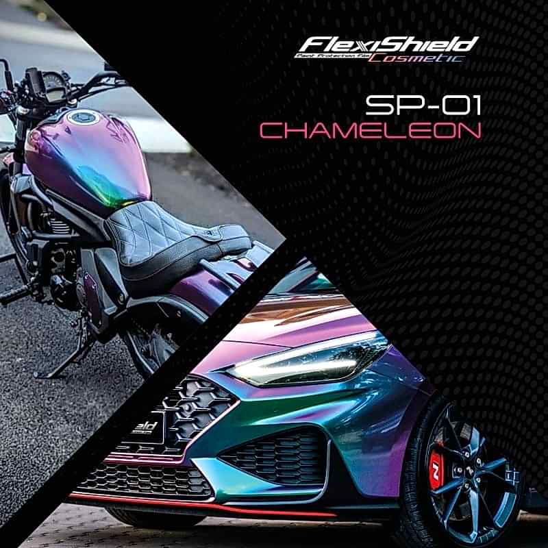 Une image promotionnelle pour FLEXISHIELD Cosmétique PPF TP-04 Moon Beam 2.0 présente une moto et une voiture avec une peinture changeante de couleur similaire à leffet captivant Moon Beam 2.0, mise en valeur sur un fond noir avec des formes géométriques. - Tekalab