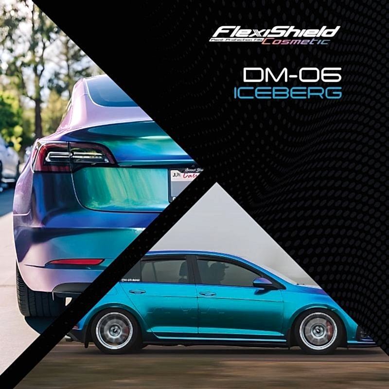 Une image divisée met en valeur une voiture dégradée bleu-violet : le côté gauche montre le feu arrière et le côté droit affiche une position abaissée. Le texte affiche « FlexiShield Cosmetic » et « DM-06 ICEBERG », rehaussé de « FLEXISHIELD Cosmétique PPF TP-04 Moon Beam 2.0 ». - Tekalab